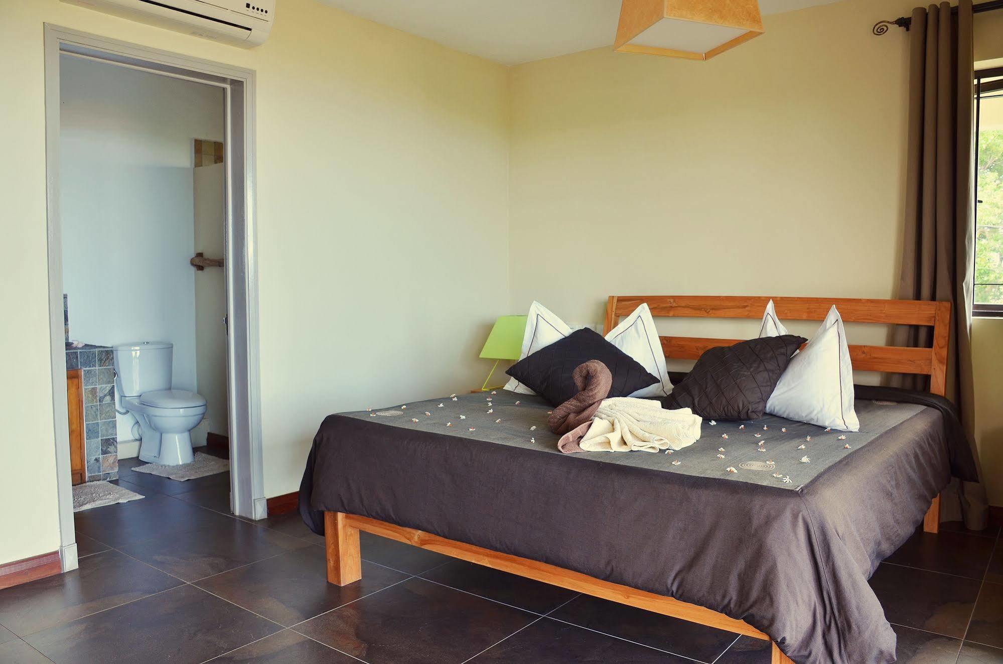 Happy Days Guest House Le Morne Exterior foto
