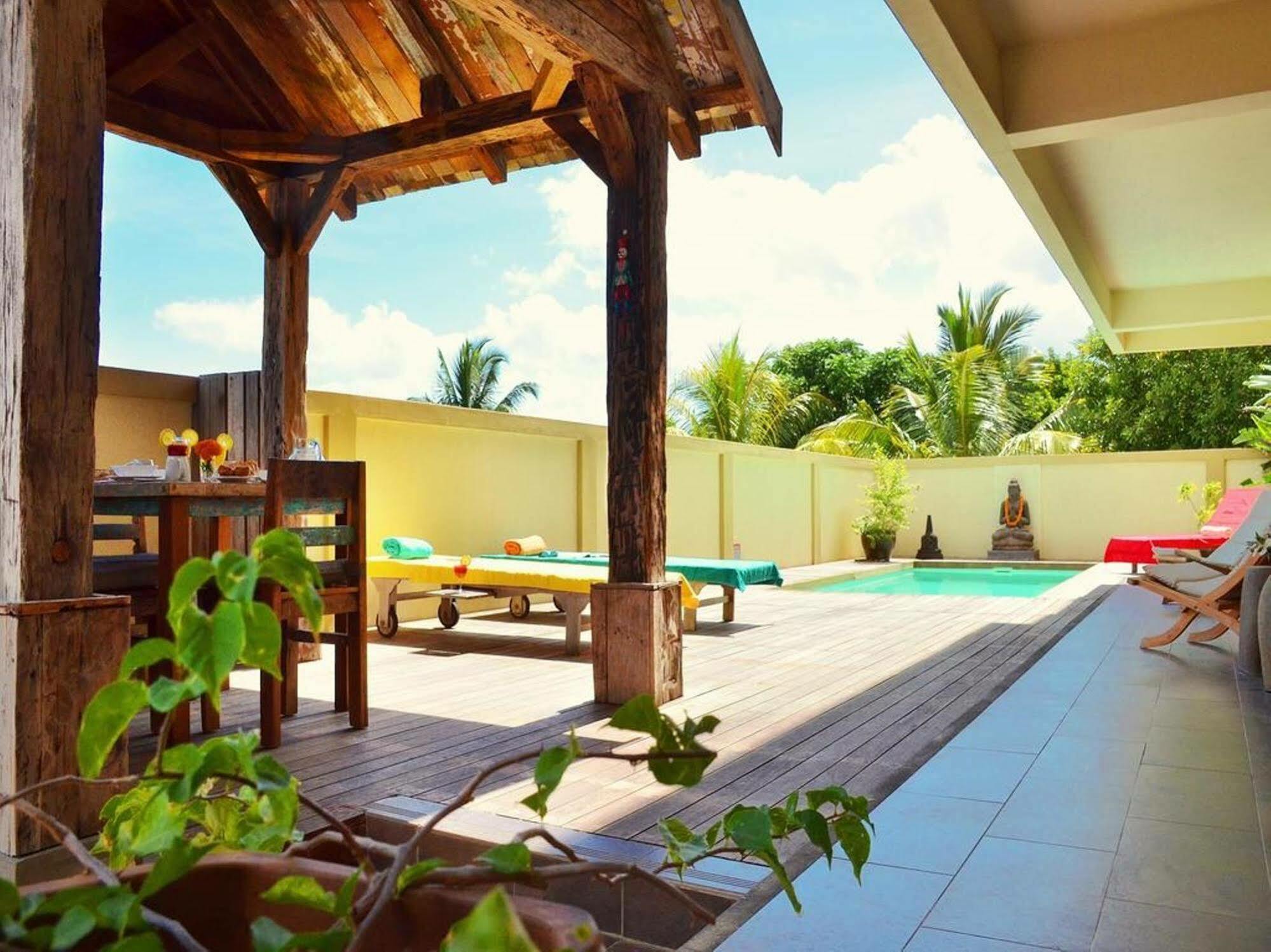 Happy Days Guest House Le Morne Exterior foto